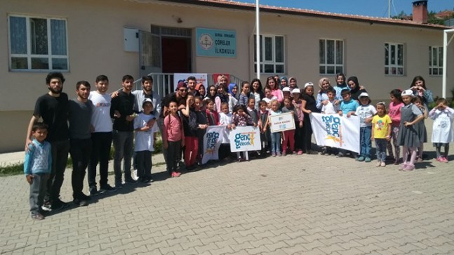 Genç Gelecek, Anadolu’da çocuklara kitap götürerek umut oluyor