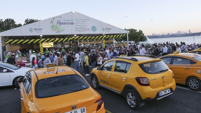 Taksiciler, Beykoz Belediyesi’nin iftar sofrasında buluştu