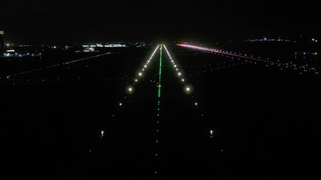 Üçüncü havalimanının gece görüntüsü