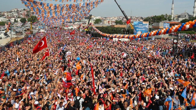 Üsküdarlı Cumhurbaşkanı Erdoğan’ı 10 binlerce hemşehrisi karşıladı