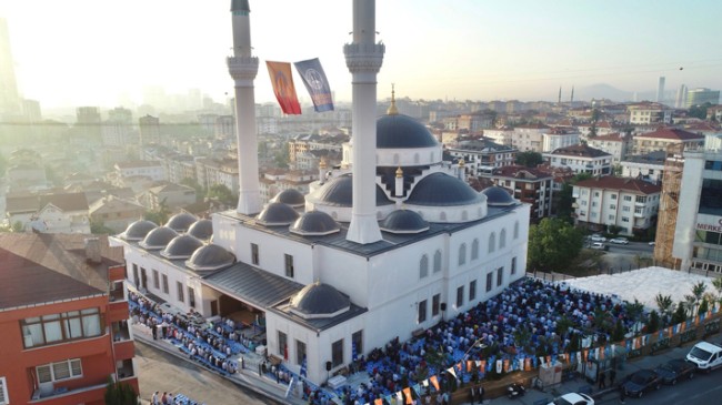 Yavuz Selim Camii, Ramazan Bayram namazıyla açıldı