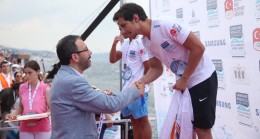 Bakan Kasapoğlu, Samsung Boğaziçi Kıtalararası Yüzme Yarışı’nı takip etti