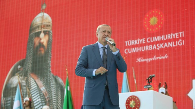 Başkan Erdoğan, “Malazgirt ruhunu yaşatmayı başaramazsak, geçmişimizle birlikte geleceğimizi de kaybederiz”