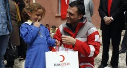 Türk Kızılayı İstanbul Şubesi’nden çocuklara merhamet eli