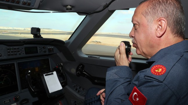 Başkan Erdoğan, Havalimanı’na F 16 savaş uçakları ile birlikte indi