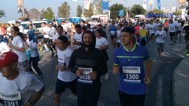 İBB ‘İstanbul’u Koşuyorum’ yarışlarında renkli görüntüler