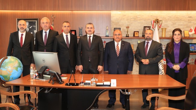 İl Başkanı Bayram Şenocak, Ümraniye Belediyesi’ni ziyaret etti