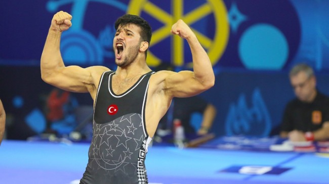 Sancaktepe Belediyesporlu Milli Güreşçi Arif Özen Dünya Gençler Şampiyonu