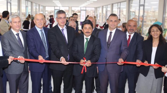 Ümraniye Belediyesi, sağlığa verdiği desteği Zeynep Kamil Hastanesi’nde de sürdürdü
