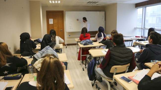 Beykoz Belediyesi, öğrencileri kurslarla üniversiteye hazırlıyor