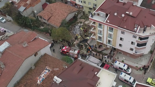 Sancaktepe’de helikopterin düştüğü sokak havadan görüntülendi