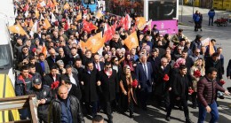 Sancaktepeliler, devasa bir Türk Bayrağı ile yürüdüler