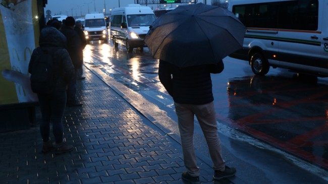 İstanbullular yağmur var dikkat!