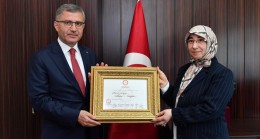 Mazbatayı alan Türkmen, “Artık bütün Üsküdarlıların Belediye Başkanıyım”