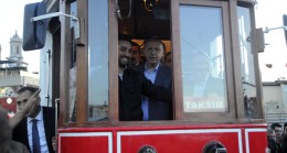 Başkan Erdoğan, nostaljik tramvayla Taksim’i gezdi
