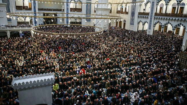 Çamlıca Camii’nde Ramazan yoğunluğu