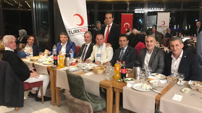 Türk Kızılayı Kadıköy Şubesi, üyeleri ile gönül sofrasında buluştu