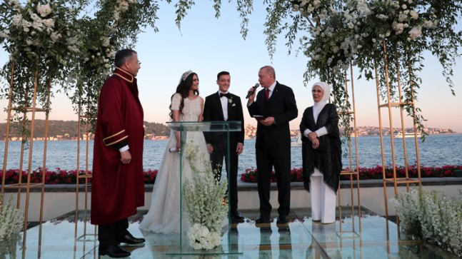 Erdoğan, Mesut Özil’in nikah şahidi
