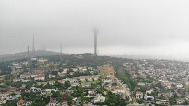 İstanbul’un yüksekleri sisli