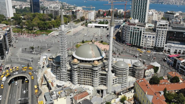Taksim Camii’nin haşmetli görünümü