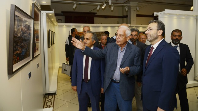 Başkan Ahmet Cin, “İstanbul ve Pendik Fotoğrafları” adlı sergiyi açtı