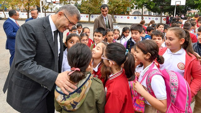 Başkan Hilmi Türkmen, “Çocuklarımız bizim gözbebeklerimizdir”