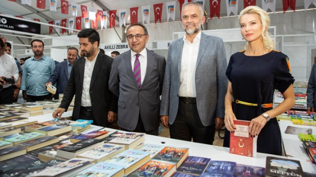 Başkan Poyraz, “Eğitim vadisi Çekmeköy’e yakışır bir fuar oldu”