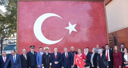 Beykoz’da mozaikten dev Türk Bayrağı