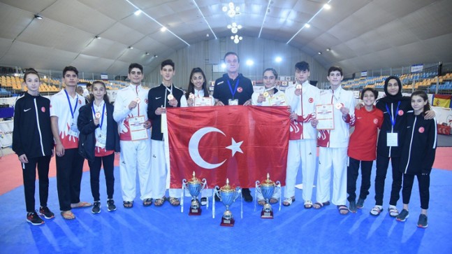 Milli Taekwondocularımız 13 madalya döndü