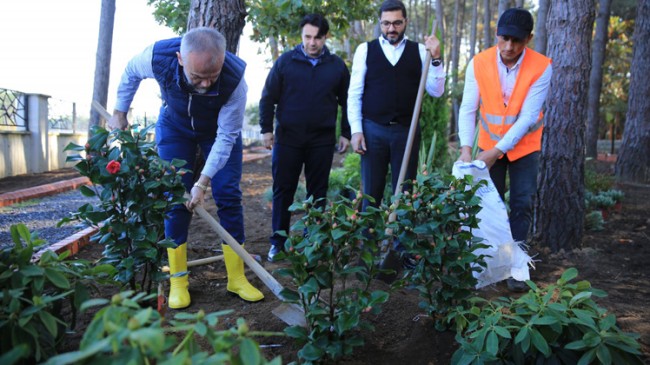 Şifa Parkuru’nun ilk fidanını Belediye Başkanı Ahmet Poyraz dikti