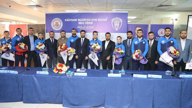 Başkan Öztekin, belediyenin şampiyon karatecilerini tebrik etti
