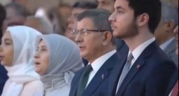Davutoğlu’nun kibirlisi İsmail Günaçar, İstiklal Marşı’nı okumaktan bile aciz ama Erdoğan’a dil uzatabiliyor!