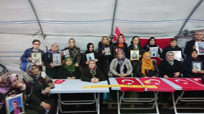 Yedi renk kadın platformu Diyarbakır anneleri ile tek yürek oldu
