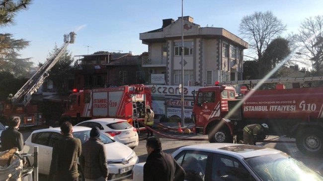 Kadıköy Koşuyolu’nda yangın çıktı