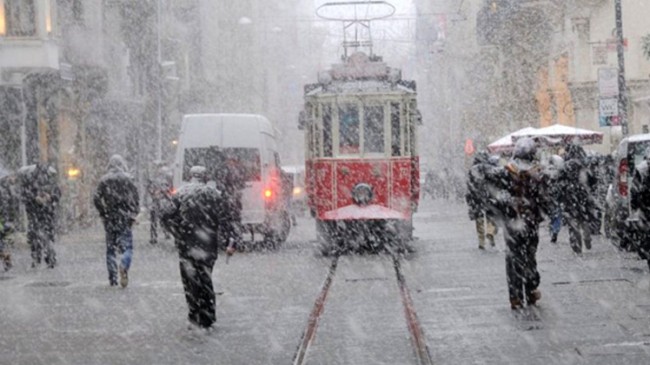 Meteoroloji İstanbul’da kar yağışı için saat verdi