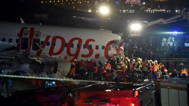 Parçalanan uçaktan 120 yaralı hastanelere taşındı