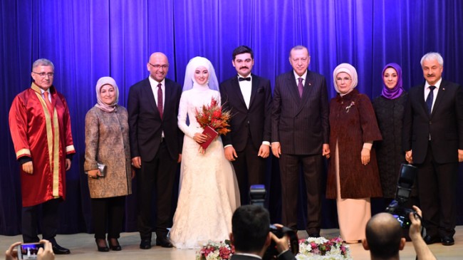Başkan Erdoğan, Üsküdar’da nikah şahidi
