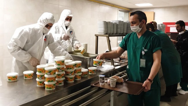 Çekmeköy Belediyesi’nden sağlık çalışanlarına gönül çorbası