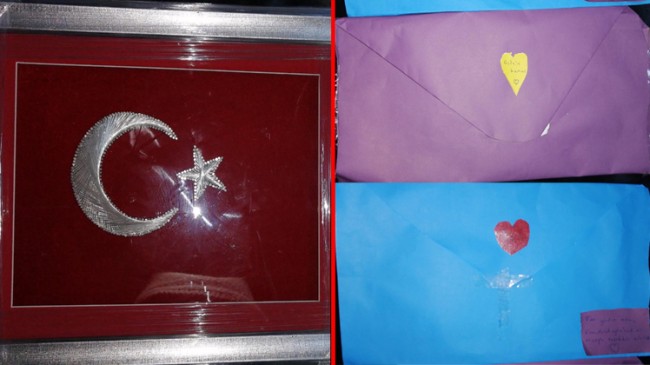 Ufak kızlardan Cumhurbaşkanı Erdoğan’a Türk Bayrağı ve mektup var