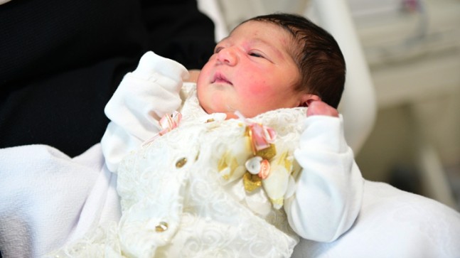 Başakşehir Çam ve Sakura Şehir Hastanesi’nde dünyaya gelen ilk bebek
