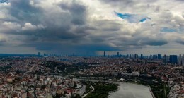 Yağmur bulutları İstanbul’a girerken görüntülendi