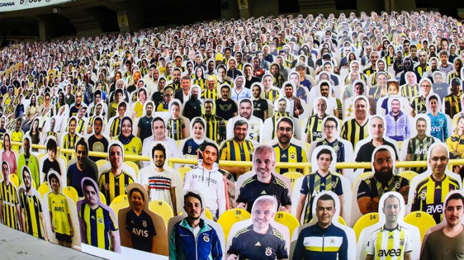 Fenerbahçe seyircisi tribünde yerini aldı