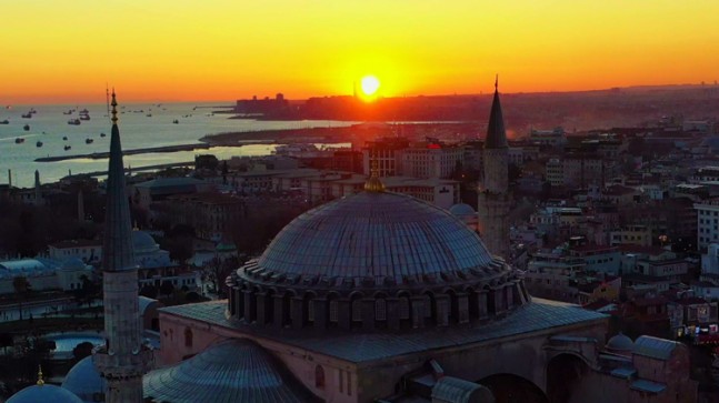Ayasofya Camii’nde muhteşem günbatımı