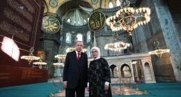 Cumhurbaşkanı Erdoğan ve eşi Emine Erdoğan’dan Ayasofya Camii’ne ziyaret