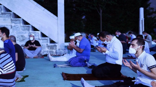 Fatih Sultan Mehmet Han’ın namazgahında Ayasofya için şükür duası