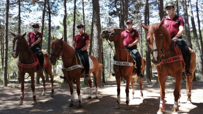 Atlı Polisler Aydos Ormanı’nda denetimde