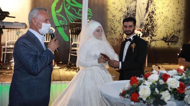 Mustafa Ataş, Yuşa Koçoğlu ile Sibel San’ın nikah şahitliğini yaptı