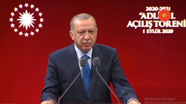 Cumhurbaşkanı Erdoğan, “Kimi baroların terör örgütlerinin arka bahçesine dönüşmesi çok acı”