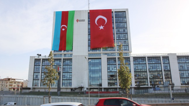 Ümraniye Belediyesi’nden qardaş Azerbaycan’a bayraklı destek