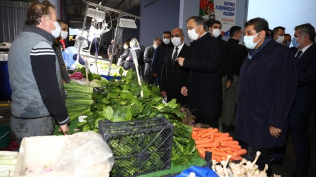 Vali Yerlikaya, Başkan Göksu ile birlikte kapalı semt pazarını denetledi